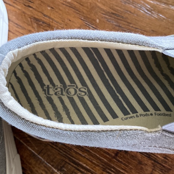 Like New Taos Tennis Shoes - Picture 3 of 5